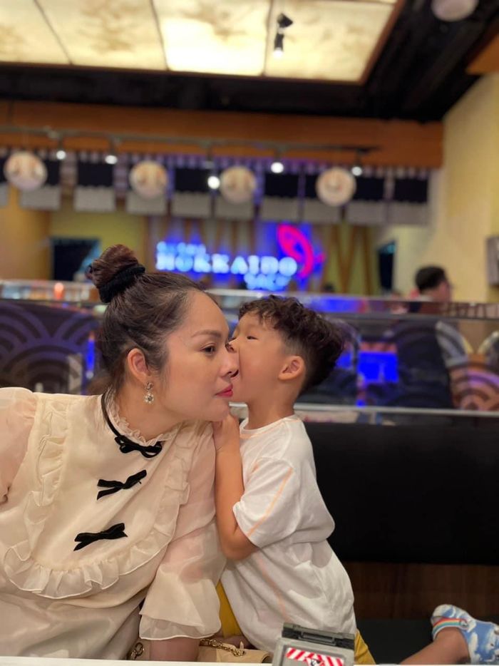 Vỡ mộng khi lấy chồng đại gia: Diệp Lâm Anh chịu đau trong im lặng