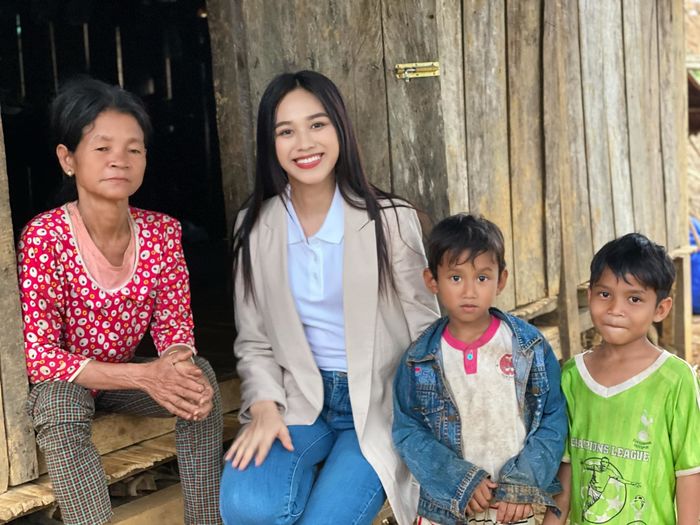 Xui như Đỗ Thị Hà: Tự tập cho Miss World, chưa kịp làm gì vì Cô Vy