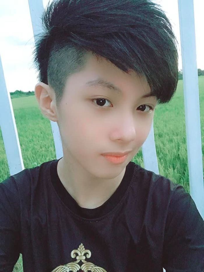 2 con trai kín tiếng của Lâm Chấn Khang: đẹp trai vượt mặt bố