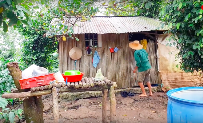 2 YouTuber từ nghèo nhất Việt Nam đến cuộc sống viên mãn