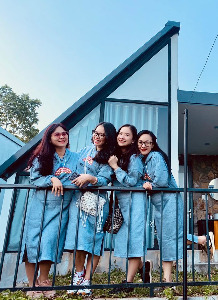 BTV Hoài Anh trẻ trung bên hội chị em, nhìn chẳng khác gì gái 20