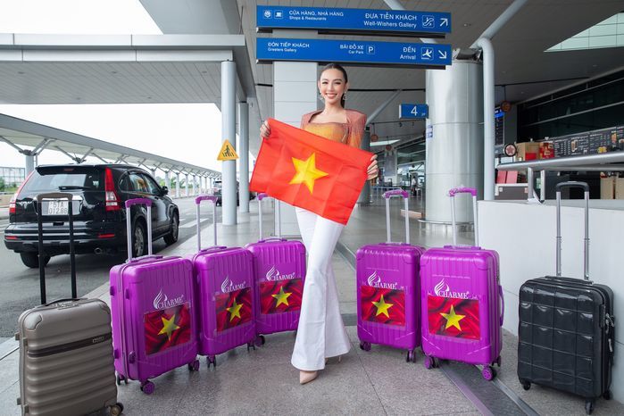 Thùy Tiên liên tục mặc gợi cảm tại Miss Grand 2021