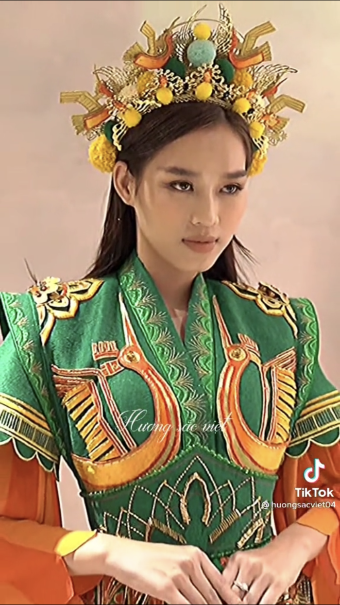 6 ngày nữa đi thi Miss World: Đỗ Thị Hà khoe cận trang phục dân tộc