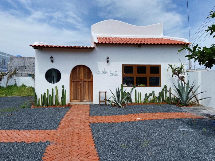 Anh thợ tay ngang hô biến căn nhà cấp 4 cũ kỹ thành homestay xinh đẹp