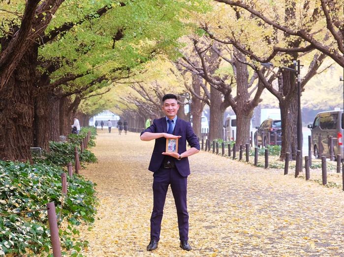 9x Việt đưa ba má du lịch khắp Nhật Bản theo cách đặc biệt