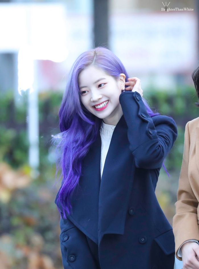8 idol Kpop nhộm tóc màu tím khiến fan mê mẩn
