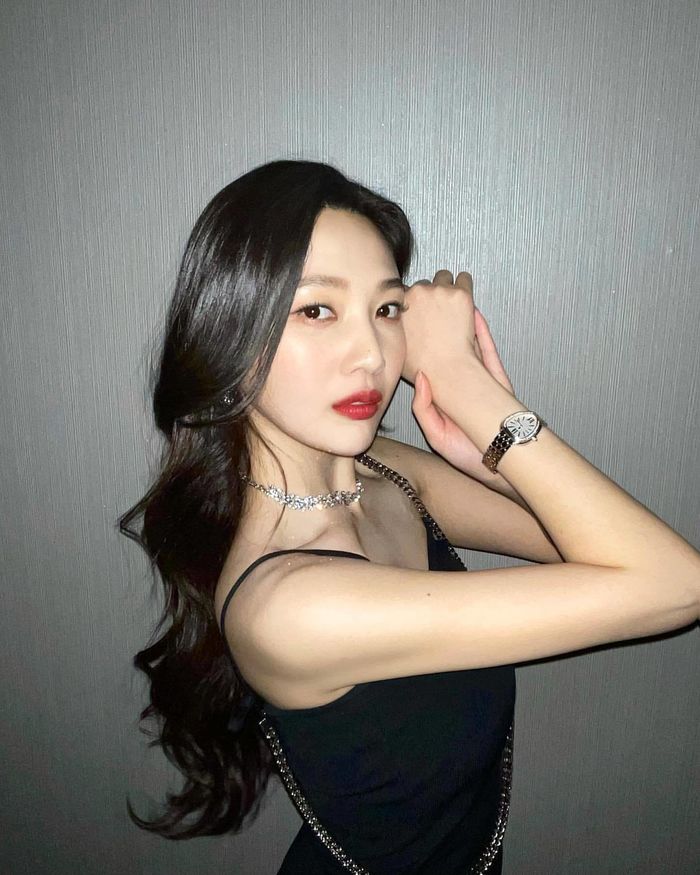 8 mỹ nhân Kpop tìm thấy chân ái với tóc màu đen