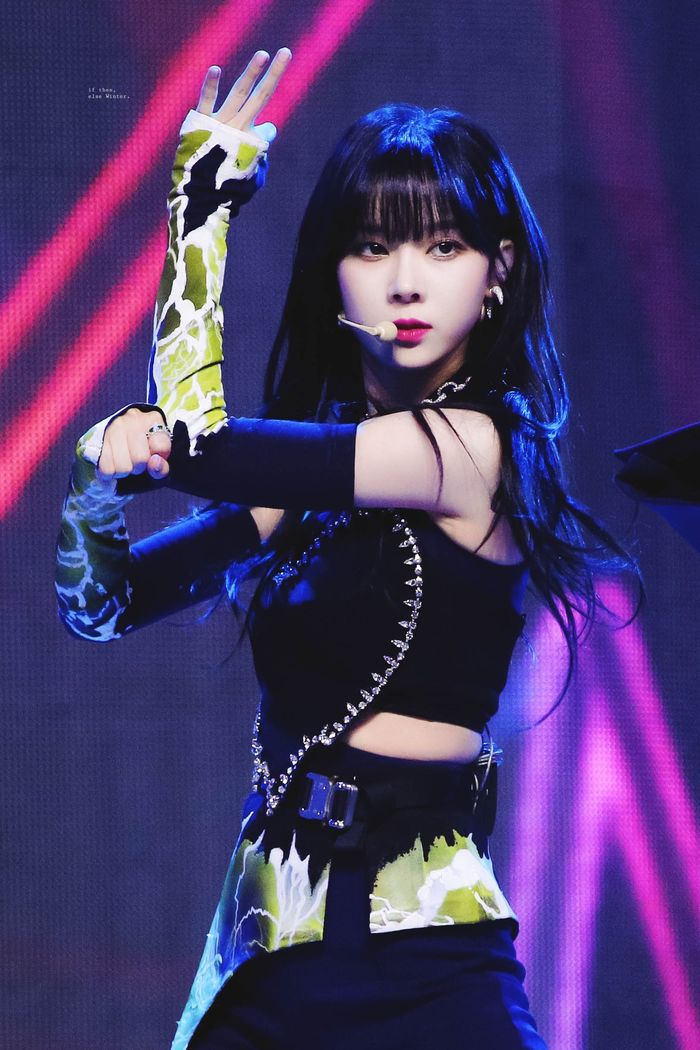 8 mỹ nhân Kpop tìm thấy chân ái với tóc màu đen