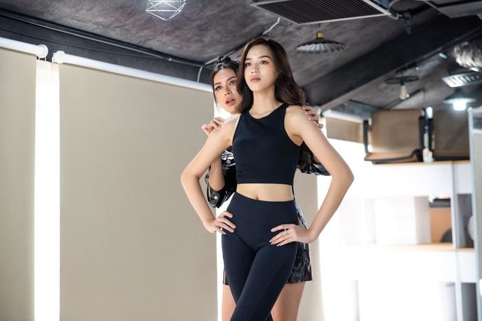 Ảnh hot sao Việt 1/11: Đỗ Thị Hà chụp bằng cam thường vẫn đẹp bất bại