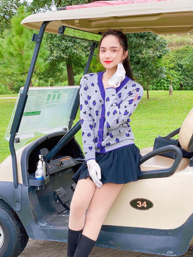 Ảnh hot sao Việt 13/11: Hương Giang xả vai, hết làm nữ hoàng sân golf