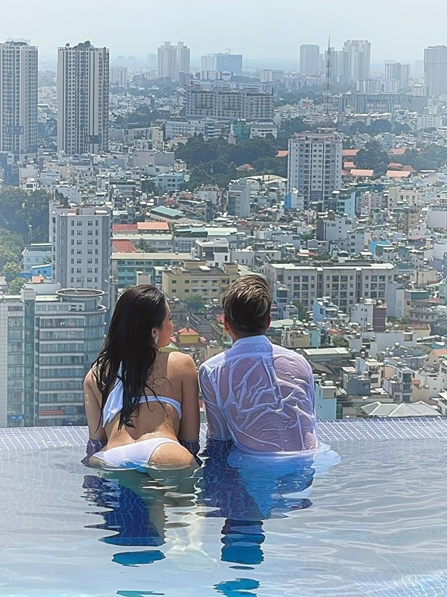 Ảnh hot sao Việt 14/11: Hà Hồ - Kim Lý trốn con mừng 1 năm cầu hôn