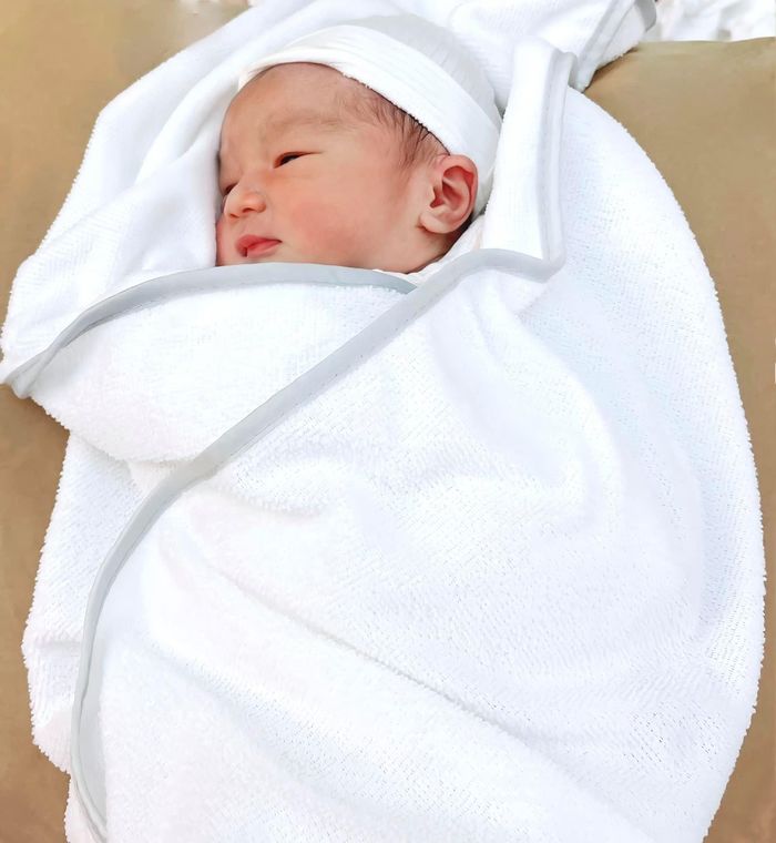 Đỗ Thị Hà giới thiệu váy dạ hội chính thức tại Miss World