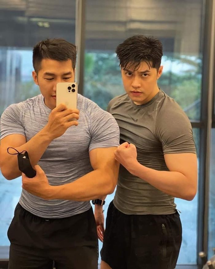 Ảnh hot sao Việt 21/11: Hà Anh - Xuân Lan đối nhau chan chát ở họp báo
