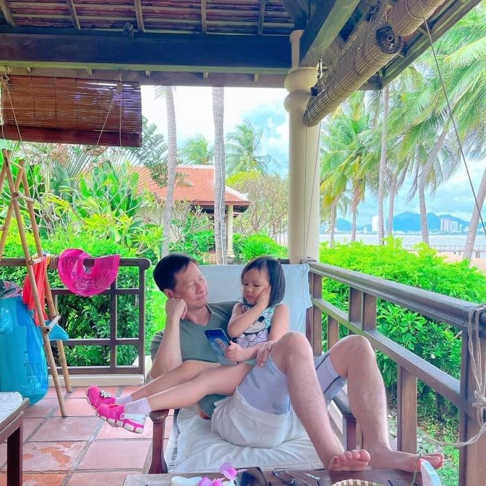 Ảnh hot sao Việt 4/11: Hà Hồ - Kim Lý dát hàng hiệu mừng sinh nhật con