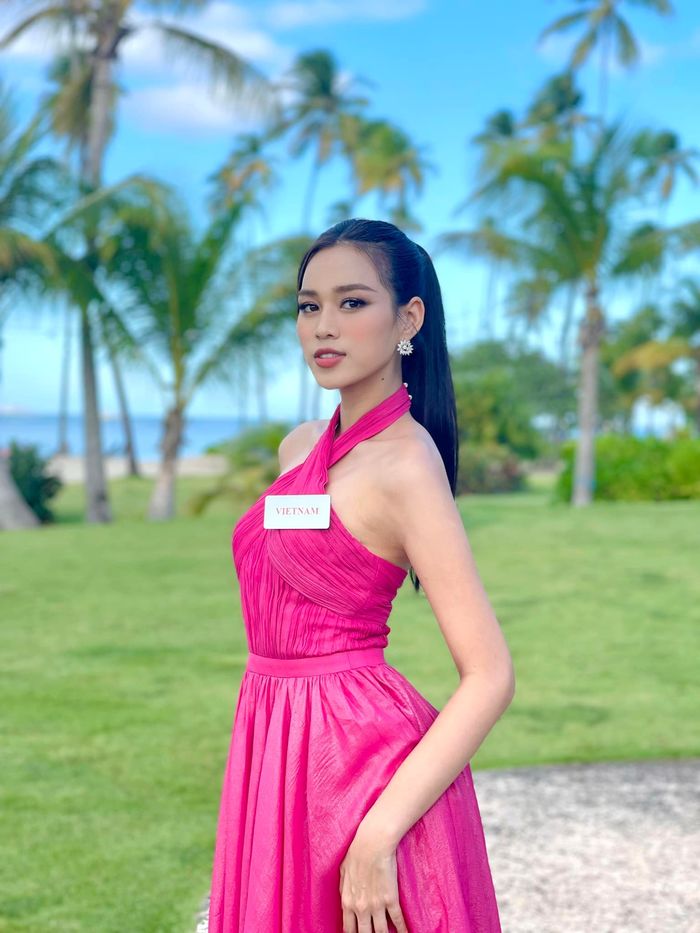 Ảnh hot sao Việt 24/11: Lisa hôn ông ngoại qua facetime