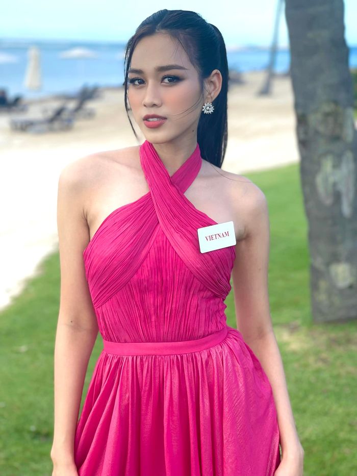 Ảnh hot sao Việt 24/11: Lisa hôn ông ngoại qua facetime