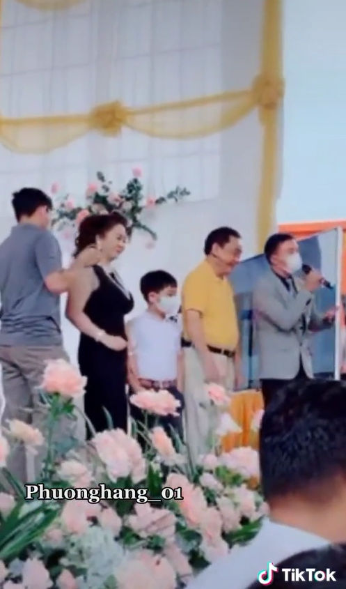 Bà Phương Hằng họp fan lần 2 ở Đại Nam: Dẫn theo cả quý tử