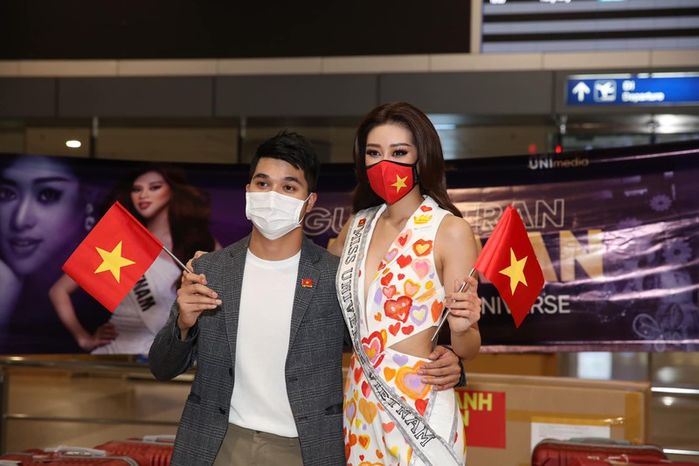 Bật mí về chàng trai 9x chuyên đưa các Hoa hậu Việt Nam đi thi quốc tế