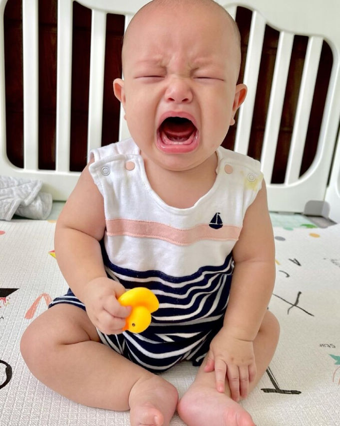 Biểu cảm của Lisa - Leon khi nghe nhạc: không khó khi theo nghiệp mẹ