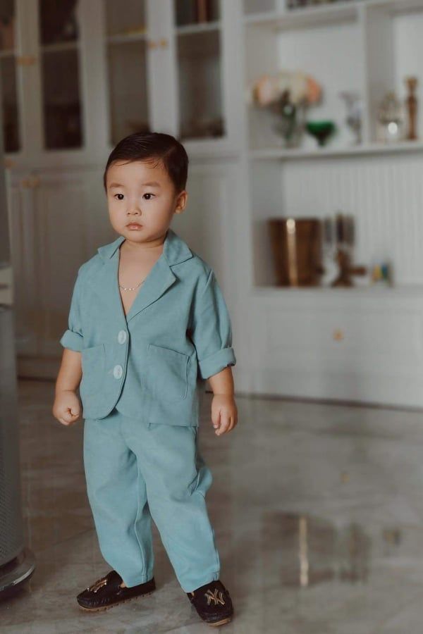 Bộ sưu tập giày của Bo Thúi: không kém cậu Đức Phúc đâu nha!