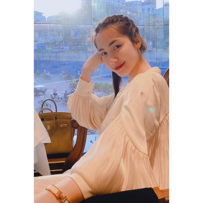 Bộ sưu tập túi hiệu chục tỷ của Hòa Minzy, có chiếc lên đến 700 triệu