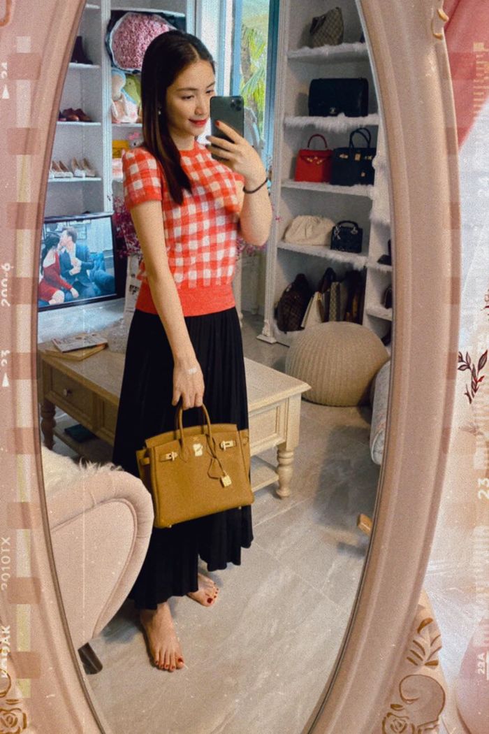 Bộ sưu tập túi hiệu chục tỷ của Hòa Minzy, có chiếc lên đến 700 triệu