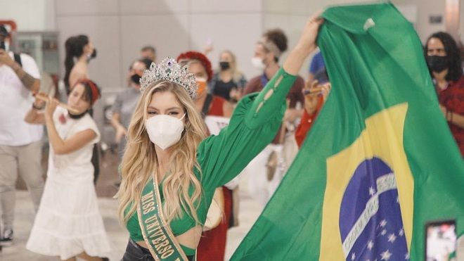Thời trang sân bay của các đại diện Miss Universe: Kim Duyên nổi bật