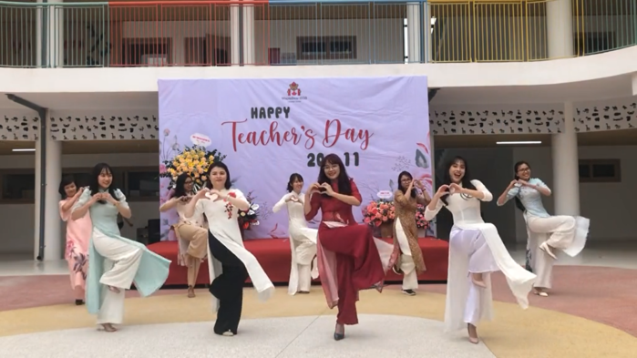 Các cô giáo mầm non nhảy điệu hot nhất TikTok mừng ngày 20/11