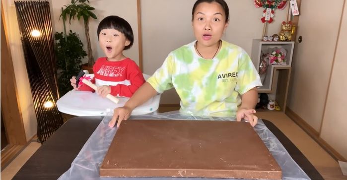 Quỳnh Trần JP sẵn sàng mua socola 5kg giá 1,3 triệu cho một lần quay