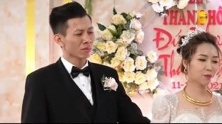 Chú rể bật khóc trong ngày cưới: Biết lý do càng thương hơn