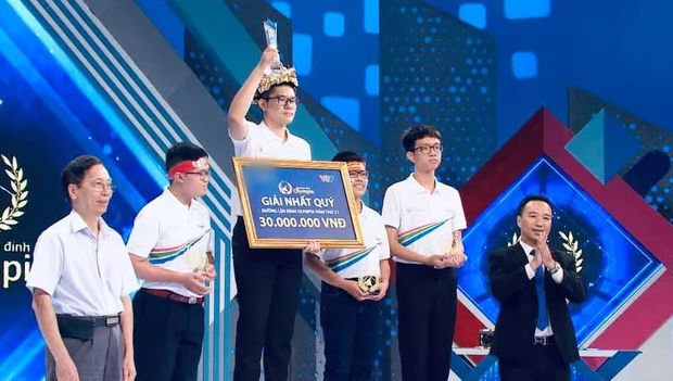 Chung kết Đường lên đỉnh Olympia: Khánh Vy ra rìa, Diệp Chi trở lại