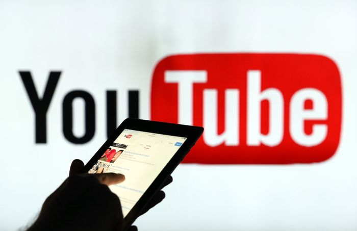 Chuyện hy hữu: Thiếu nữ 17 tuổi tự sinh con theo clip trên Youtube