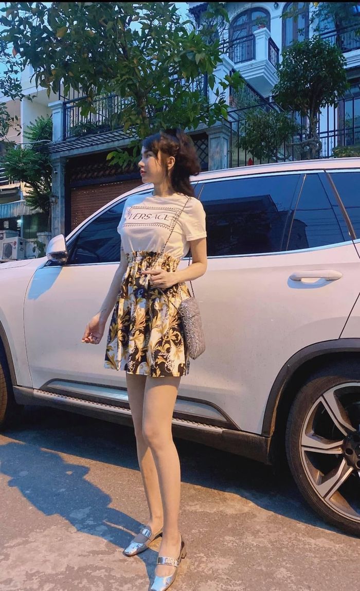 Cô gái bỏ 100 triệu mua xe máy tặng người nghèo: 18 tuổi có nhà riêng