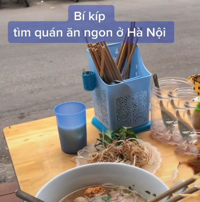 Cách tìm quán ngon bằng cách đếm shipper của cô gái gây bất ngờ