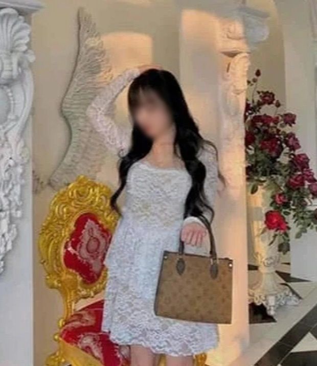 Cô gái chốt đơn váy tiểu thư, hàng về tay chẳng khác gì... rèm cửa