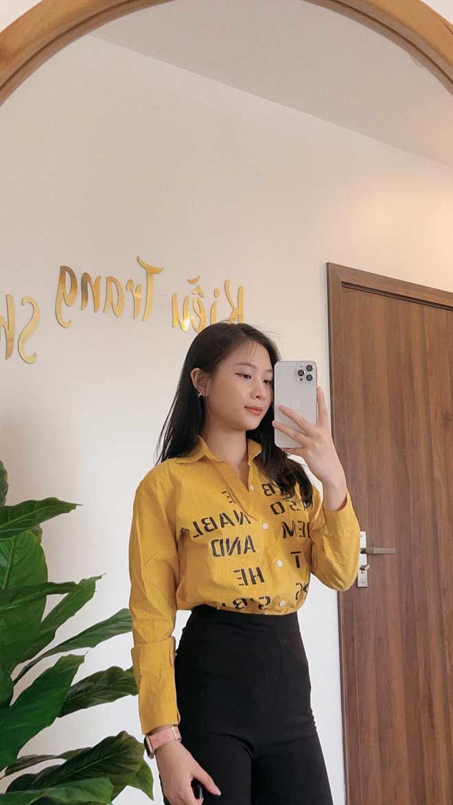 Cô giáo bị nhầm là học sinh vì quá trẻ, ảnh đời thường gây bất ngờ hơn