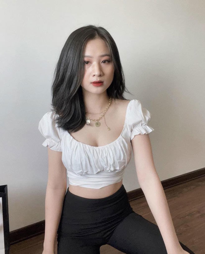 Cô giáo bị nhầm là học sinh vì quá trẻ, ảnh đời thường gây bất ngờ hơn