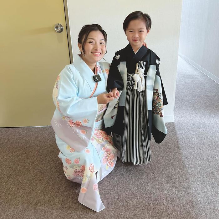 Con trai Quỳnh Trần JP cưng xỉu khi diện trang phục kimono