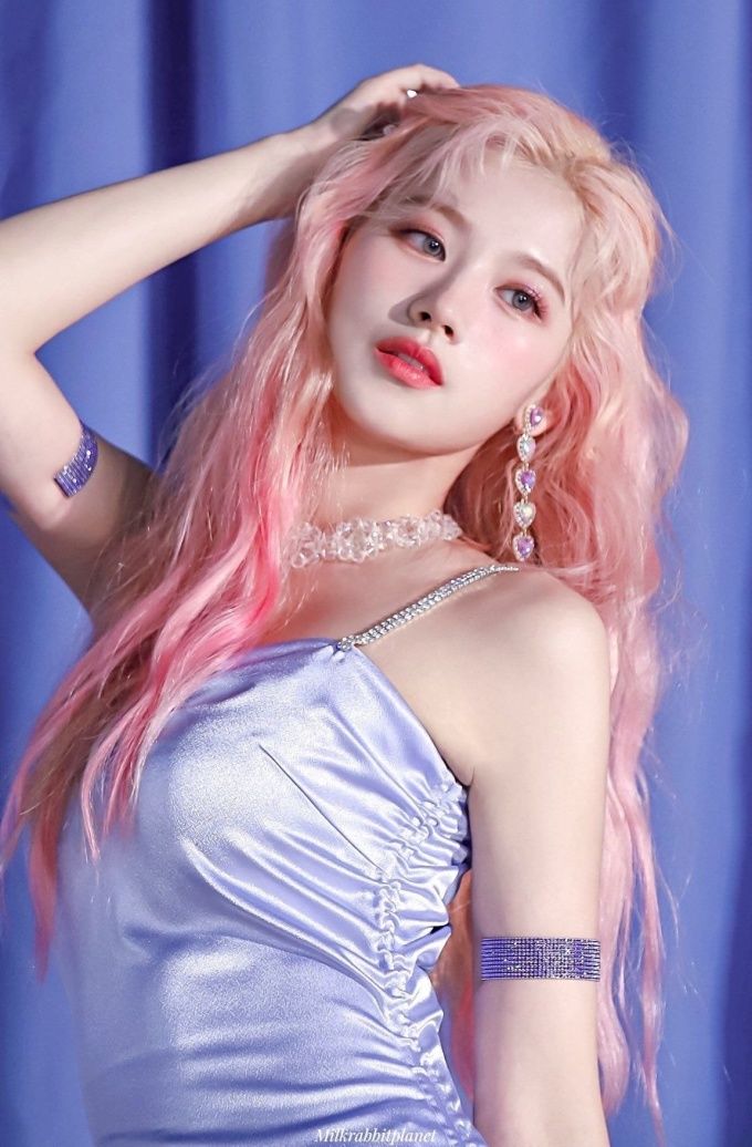 Công ty Kpop chọn nhân tài ngoại quốc: Đào tạo thói quen của người Hàn