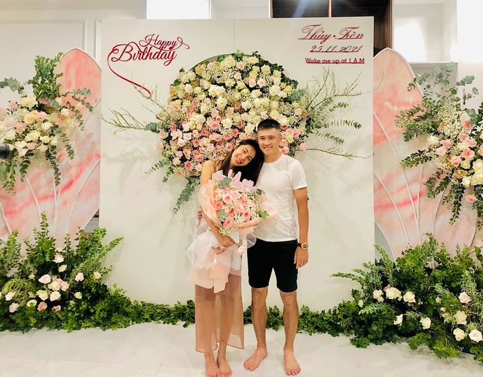 Thủy Tiên đón sinh nhật tuổi 36 đầy bất ngờ từ chồng và fans