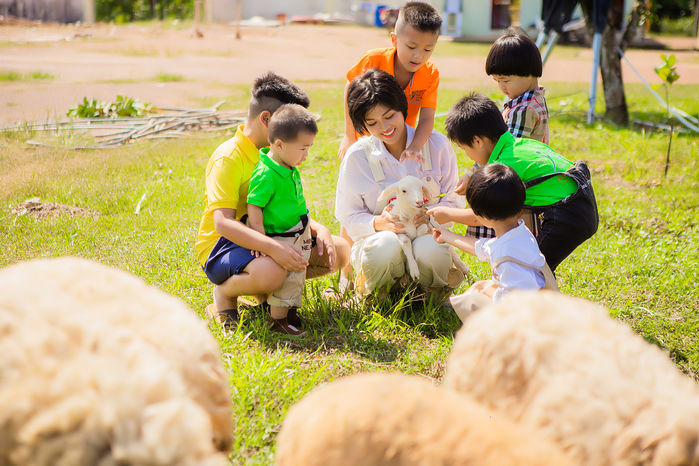Cuộc sống Hoa hậu đông con nhất Vbiz: mở khu du lịch sinh thái 100tỷ