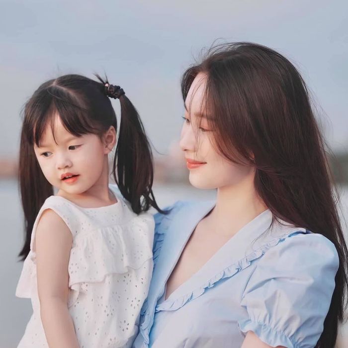Cuộc sống Top 3 Hoa hậu Việt Nam 2012: Đặng Thu Thảo đẻ khéo nhất