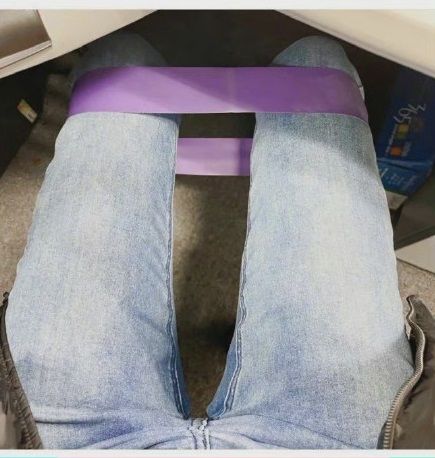 1001 ý tưởng dở khóc dở cười cho việc tránh ngồi vắt chéo chân