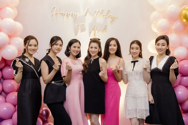 4 đại gia Vbiz tặng quà cho bạn thân: Đàm Trang tặng hẳn túi 100 triệu