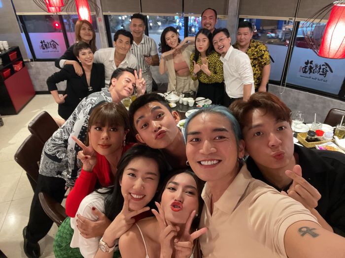 Dàn cast Running Man lần nào tụ họp cũng vắng Trường Giang
