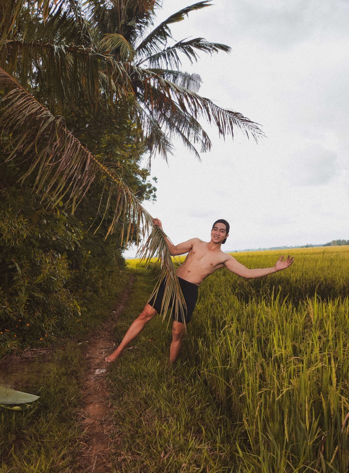 Thầy phó hiệu trưởng dự thi show Quý ông hoàn hảo của Hương Giang