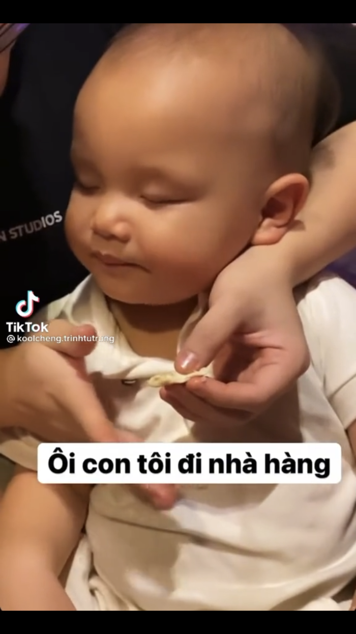 Leon khi đi ăn nhà hàng: có người phục vụ, vừa ăn vừa ngủ