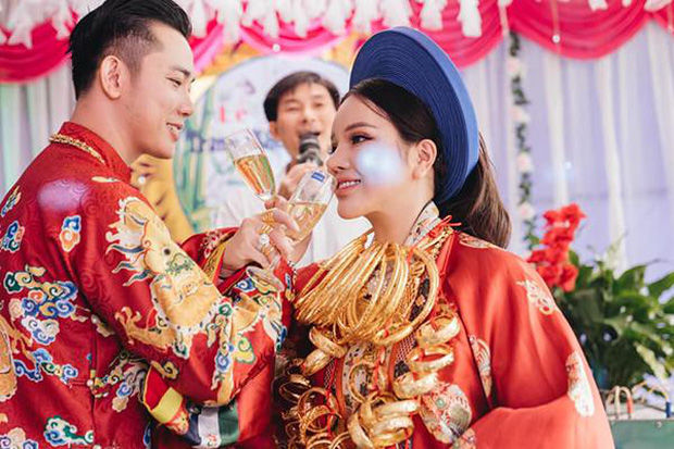 Cô dâu được bố mẹ tặng của hồi môn 15 tỉ khiến ai cũng trầm trồ
