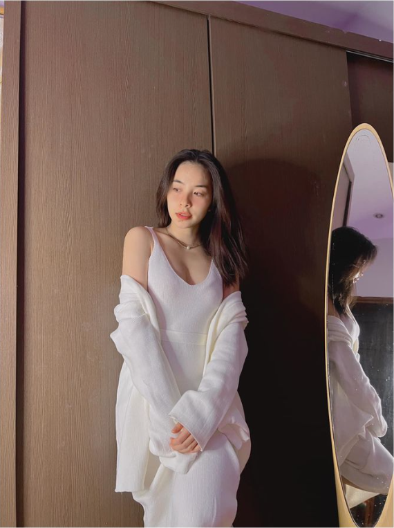 Style đời thực 3 nữ thần Phố Trong Làng: Y tá Ngọc nhìn mà mê