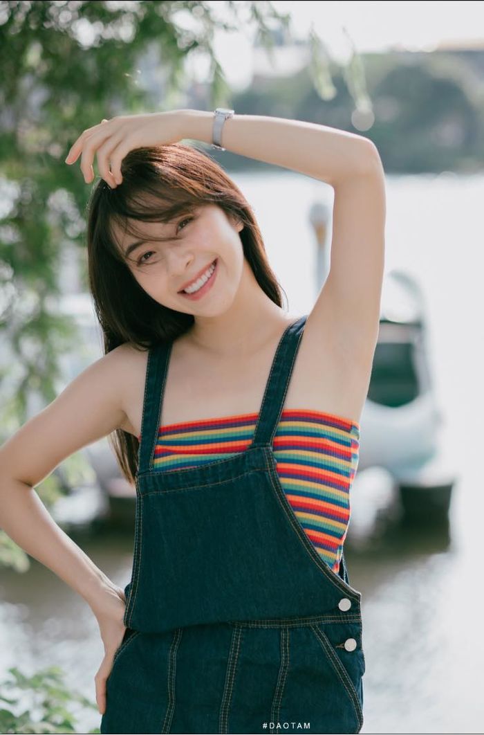 Style đời thực 3 nữ thần Phố Trong Làng: Y tá Ngọc nhìn mà mê
